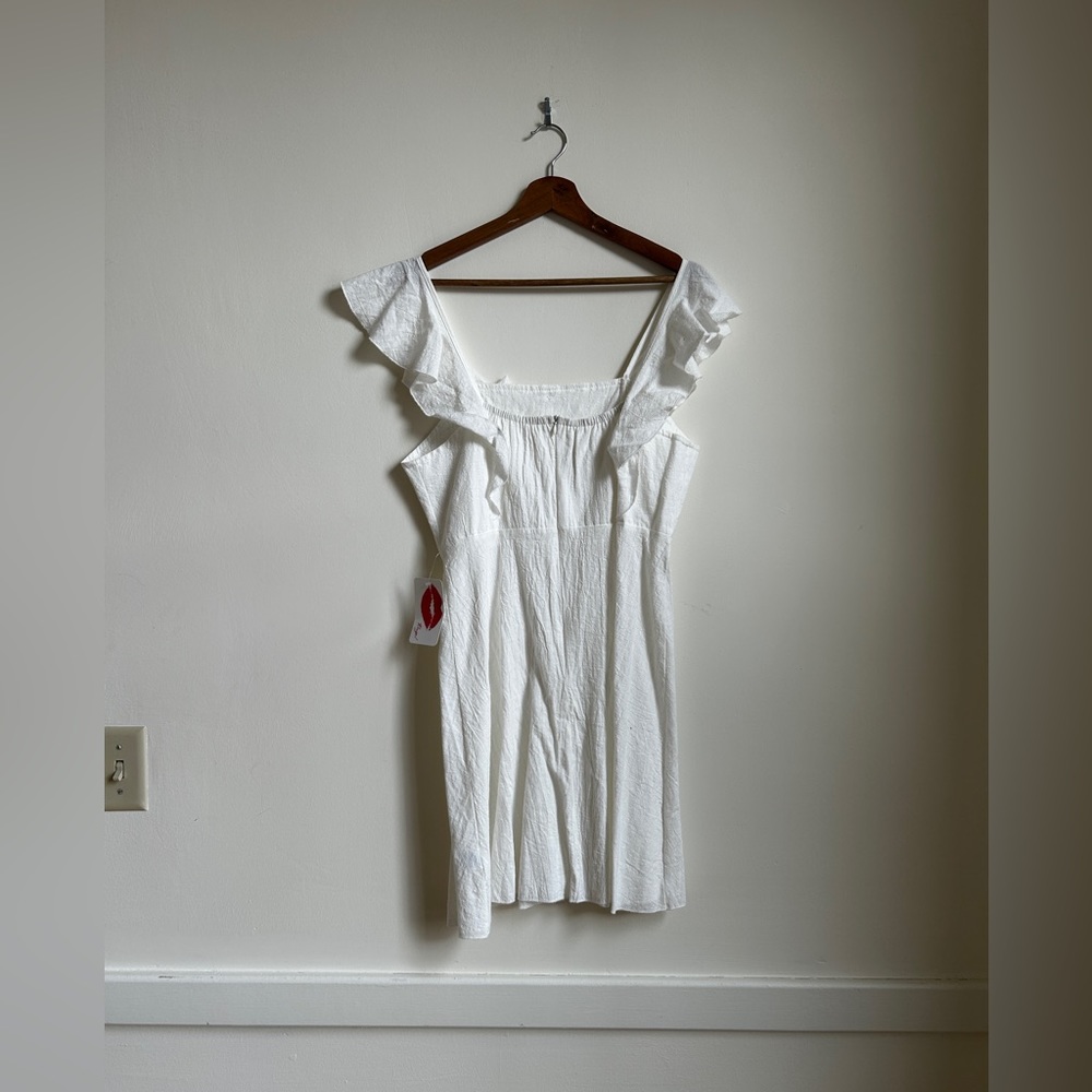 Rouge! Cute white summer dress